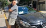 En este país abundan los coches circulando sin matrícula: llevan un papel pegado en el parabrisas