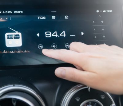 radio afecta bateria coche