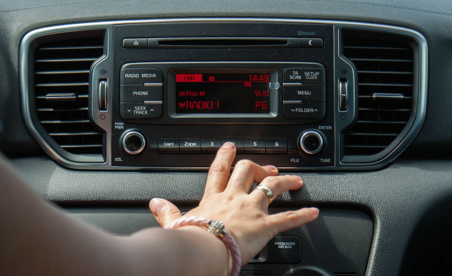 radio afecta bateria coche