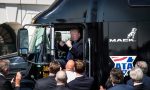 En la carretera hay que hablar en inglés: Trump sacude el sector del transporte pesado