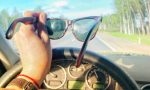 Existe una gran confusión, pero la respuesta es clara: ¿te pueden multar por conducir con este tipo de gafas de sol?