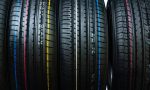 El secreto mejor guardado de los neumáticos nuevos: ¿por qué tienen rayas de colores?