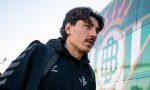 El vehículo que más llama la atención en los entrenamientos del Betis es el raro Peugeot de Bellerín