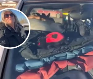 señora vive en coche