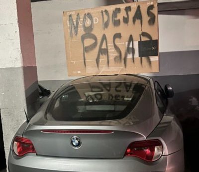 viral-audi-cartel-aparcamiento