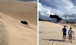 El vídeo viral del que todos hablan: ‘vuela’ en un Ford Ranger sobre un ‘buggy’ en una duna en Brasil y paga así las consecuencias