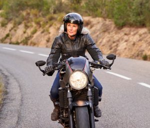 Mujer moto