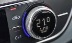 Este botón está en todos los coches, poca gente sabe cómo usarlo y puede ser muy útil en verano