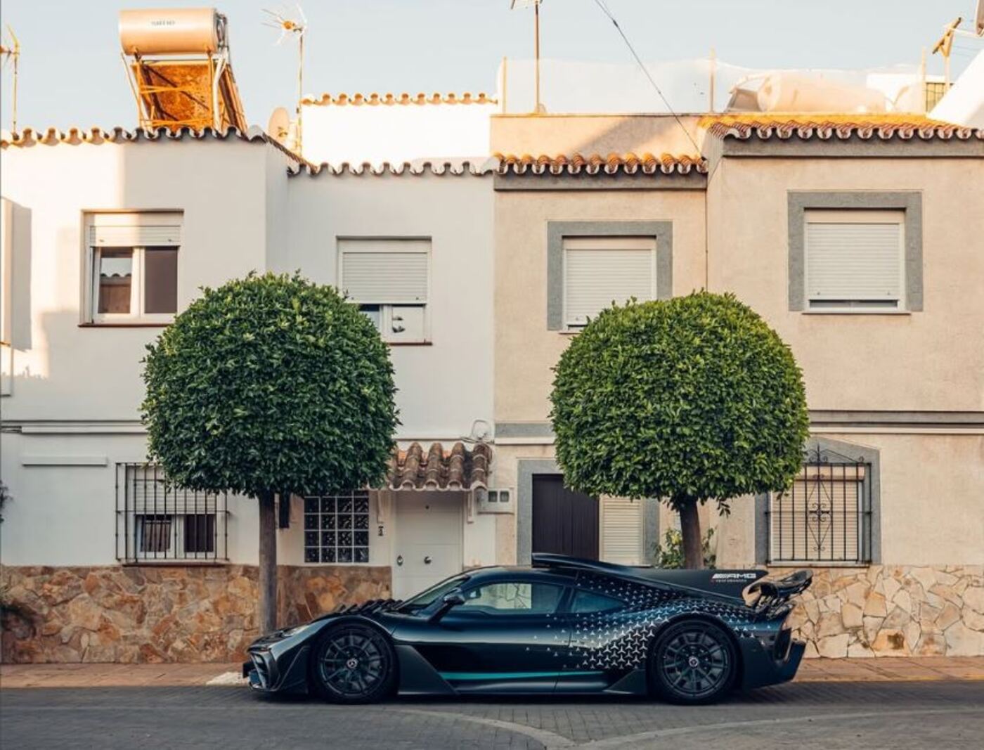 Hiperdeportivos en pueblo