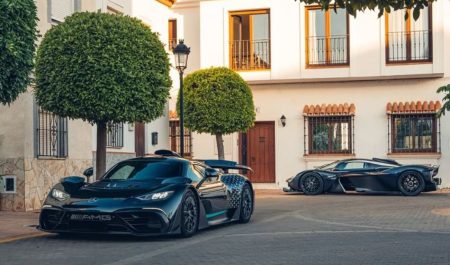 Hiperdeportivos en pueblo