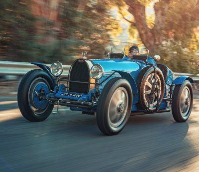 primer coche llantas aleación