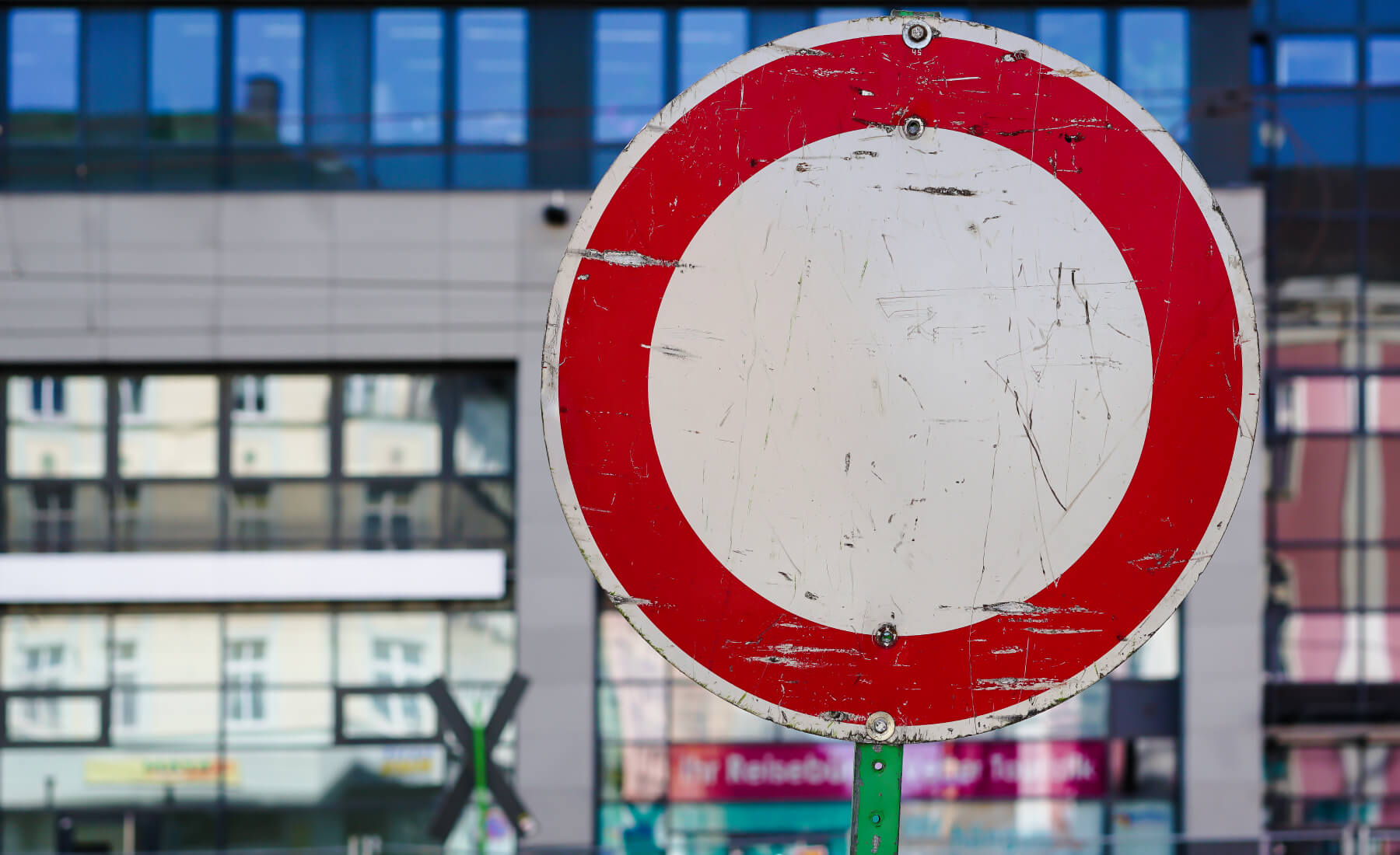 señal r 100 prohibido circulacion