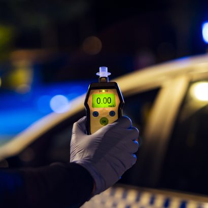 El ‘truco’ para beber y no dar positivo en un control: es real y arrasa en Grecia 