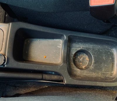 Interior coche sucio