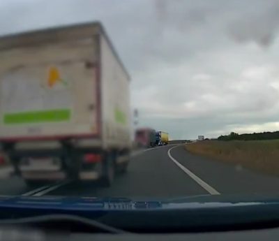 Adelantamiento camión