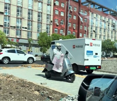 Camión autónomo asfalto