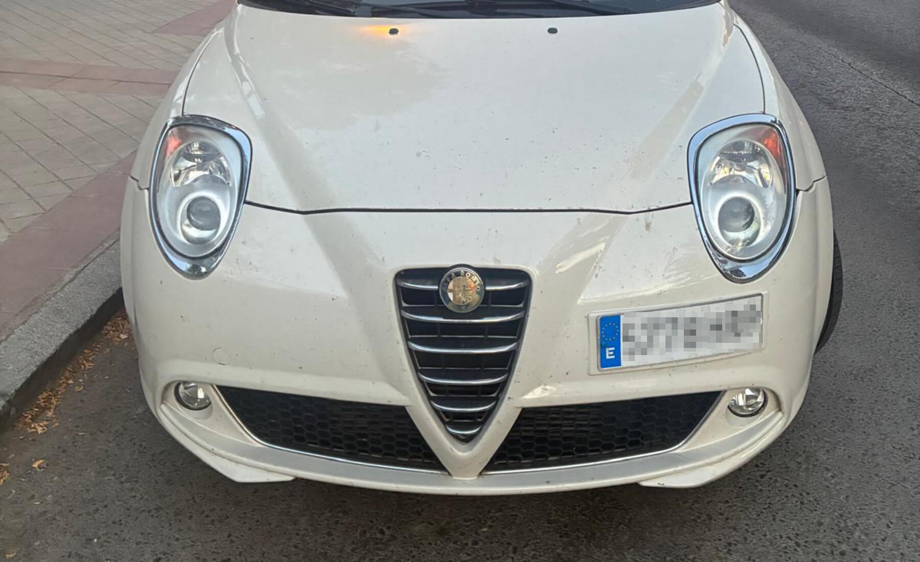 alfa romeo matricula lateral