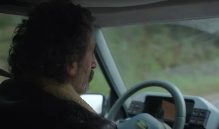 animal land rover discovery