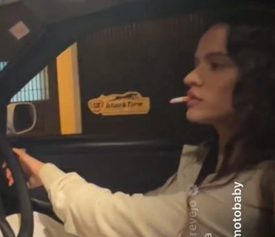 rosalia fumar coche