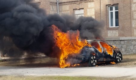 Renault quemado
