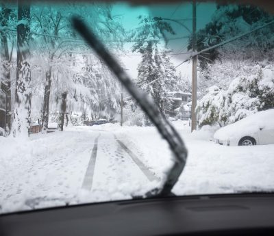 Limpiaparabrisas levantados invierno