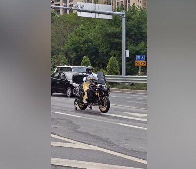 Motocicleta ruedines