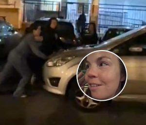 Mujer Aparcamiento Sevilla