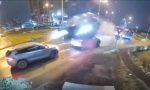 Un coche sale disparado y ‘vuela’ sobre el tráfico: una cámara de seguridad capta el impactante momento