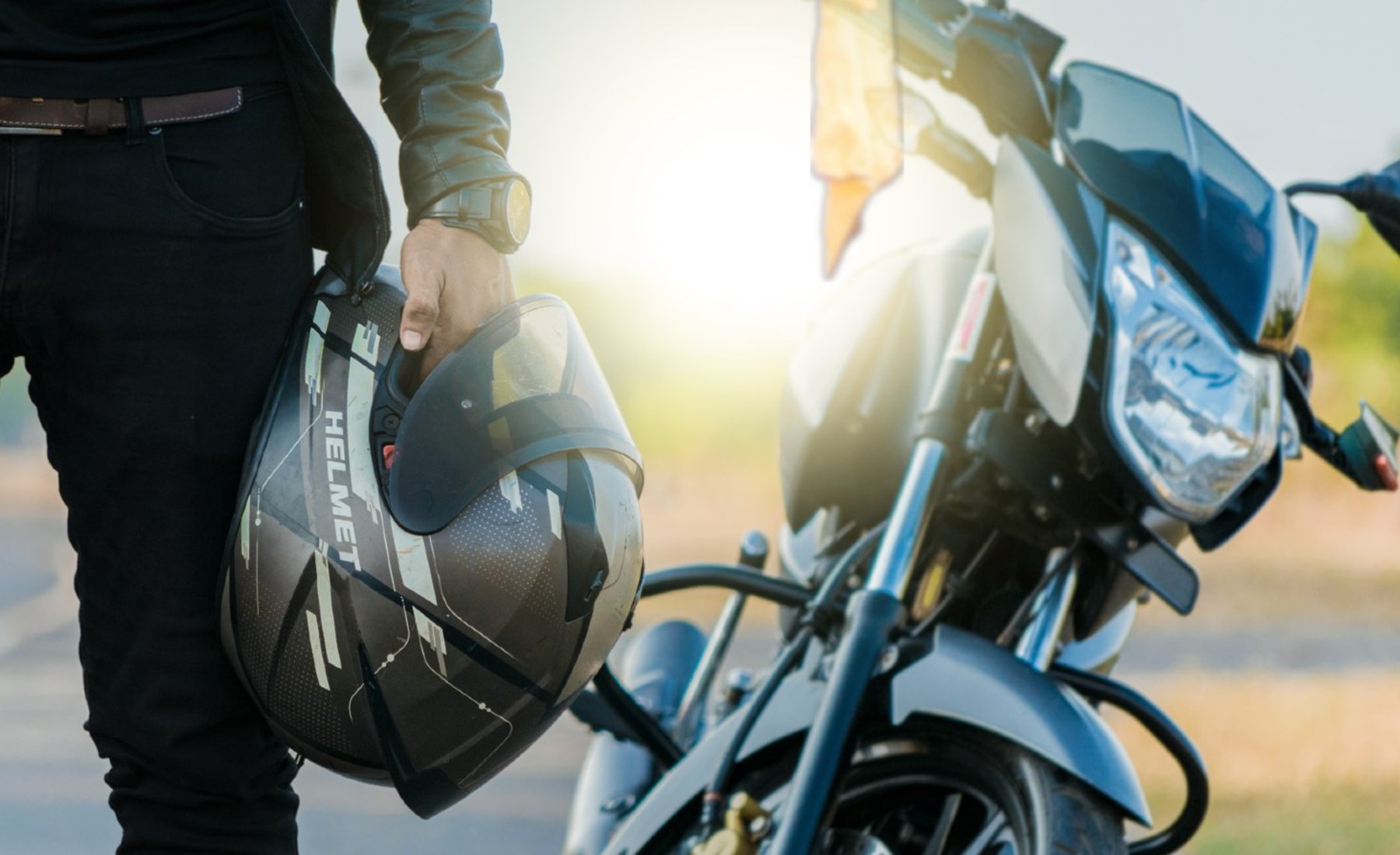 Moto con trapo amarillo