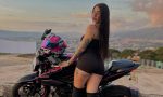 “Voy sin gafas”: fallece una ‘influencer’ colombiana en un accidente de moto tras una decisión especialmente temeraria