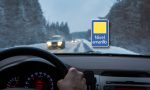¿Sabes lo que significa una señal de nivel amarillo en las carreteras cuando nieva? No cometas errores en pleno temporal