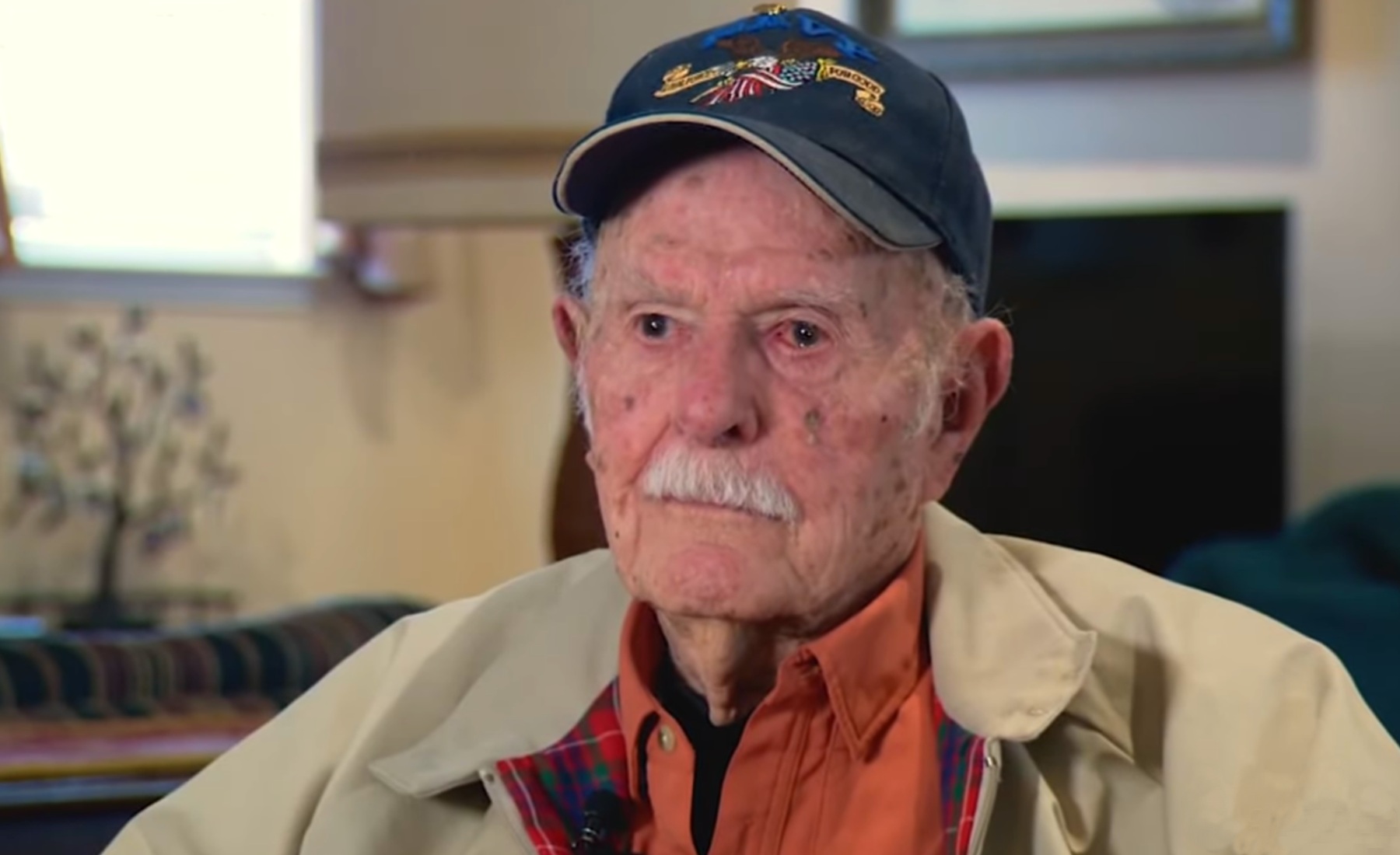 Thomas ‘Ed’ Davis conductor de 101 años