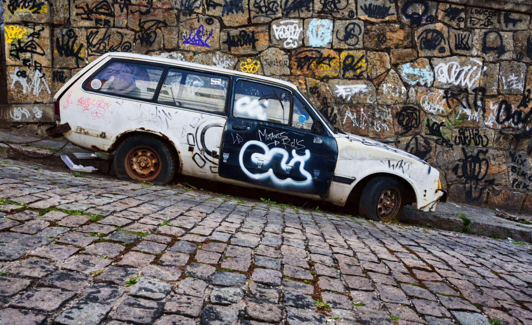 coche grafiti seguro