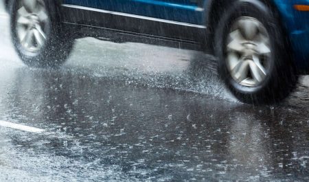 Neumáticos, lluvia y nieve: ¿cuál es la multa por un error de mantenimiento que la DGT no perdona?