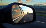Lo estabas haciendo toda la vida mal: así dicen los expertos que se deben colocar los retrovisores