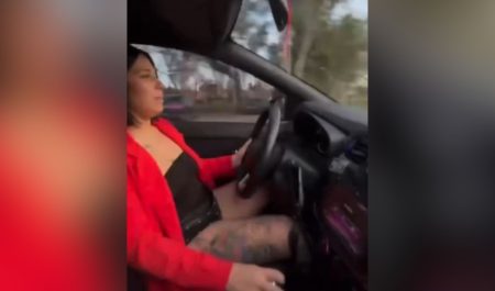 Joven excede el límite de velocidad