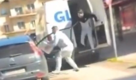 Robo furgoneta de reparto