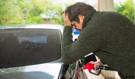 Preocupación por llenar el depósito
