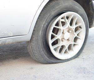 neumático desgastado accidente