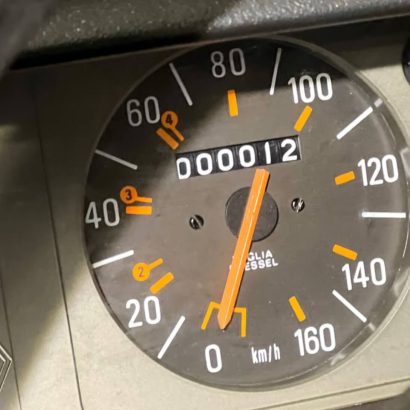 Un tesoro bajo la mugre: la sorprendente resurrección de un Renault 5 sin estrenar… tras más de 40 años en el olvido 