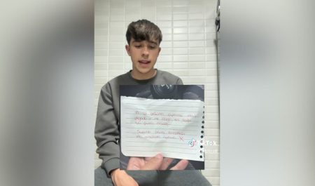 Cartel coche universidad