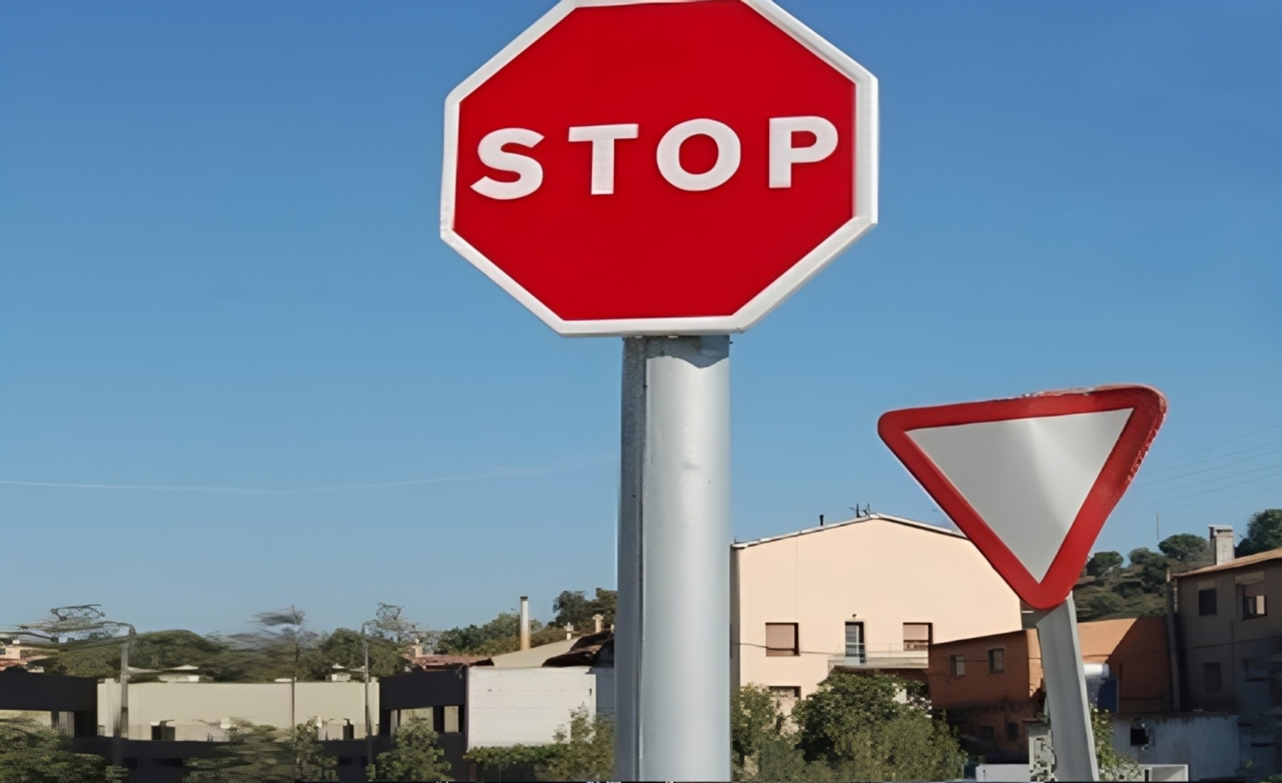 Señal Stop y Ceda el Paso