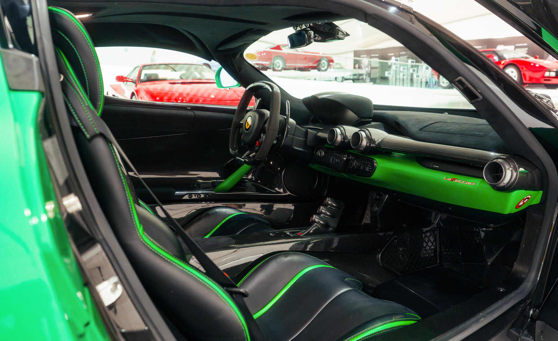 ferrari laferrari verde jamiroquai