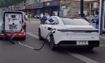 ¿Sin batería en un coche eléctrico? Así lo soluciona un servicio cada vez más popular en China