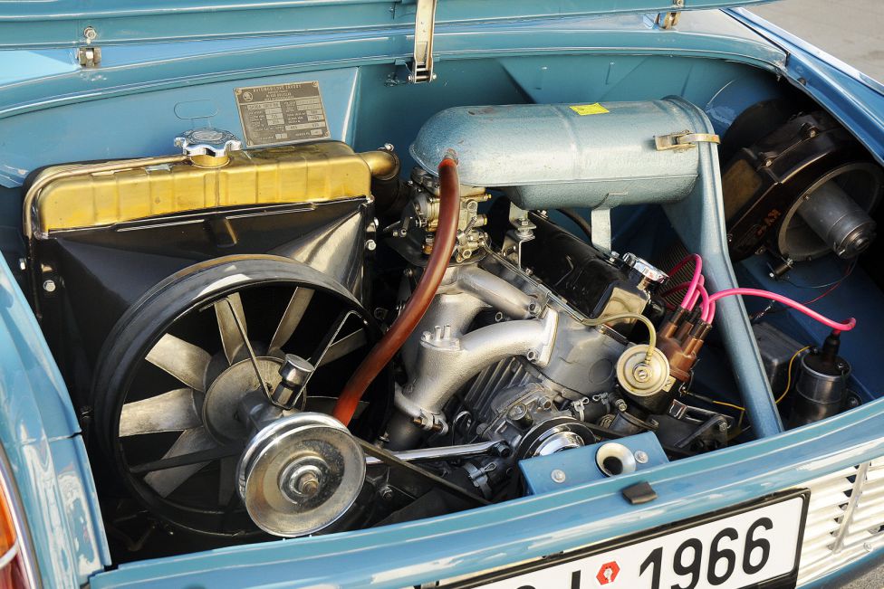 1000 MB, el primer Skoda de motor y tracción traseros