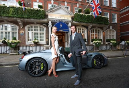 Sharapova y el Porsche 918 Spyder en Wimbledon