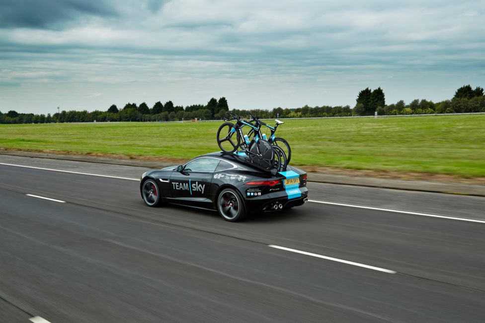 F-Type R Coupé Team Sky