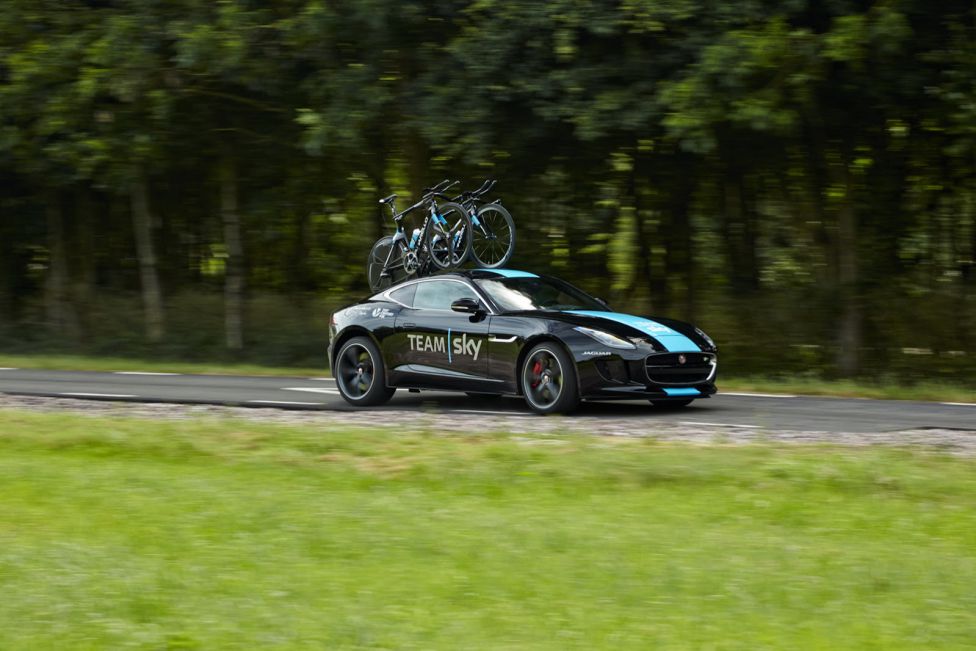 F-Type R Coupé Team Sky