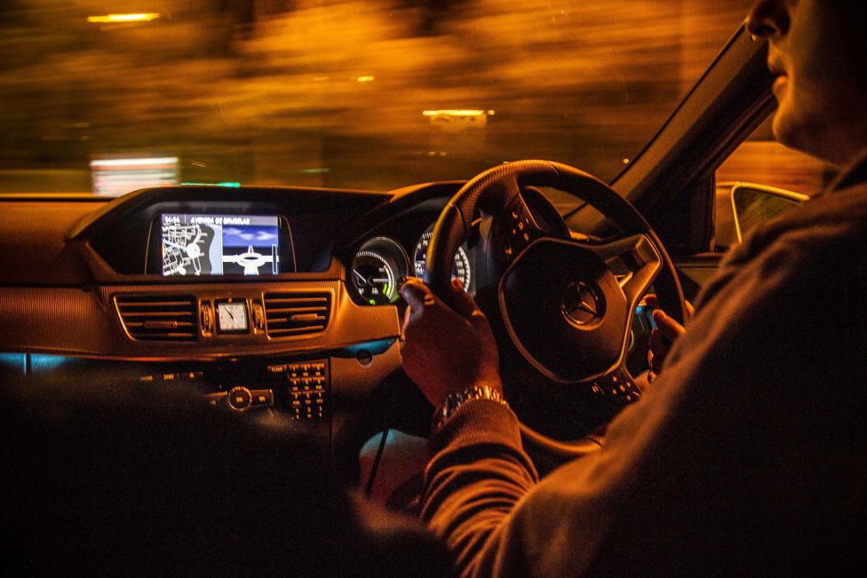 Mercedes E 300 BlueTEC híbrido, de África a Reino Unido