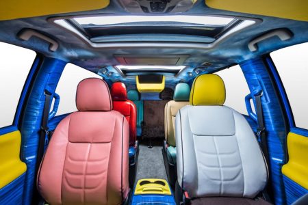 ¿Quién vive en un Toyota Sienna debajo del mar? ¡Bob Esponja!